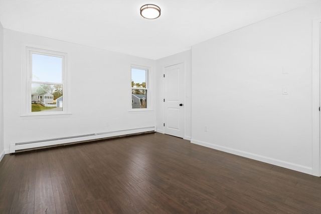 2 Daniel Cir, Plymouth, MA 02360