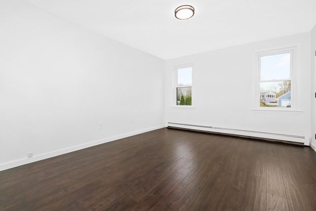 2 Daniel Cir, Plymouth, MA 02360