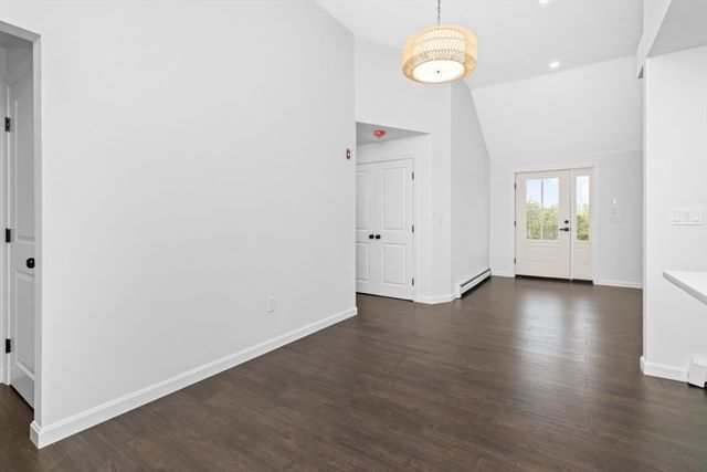 2 Daniel Cir, Plymouth, MA 02360