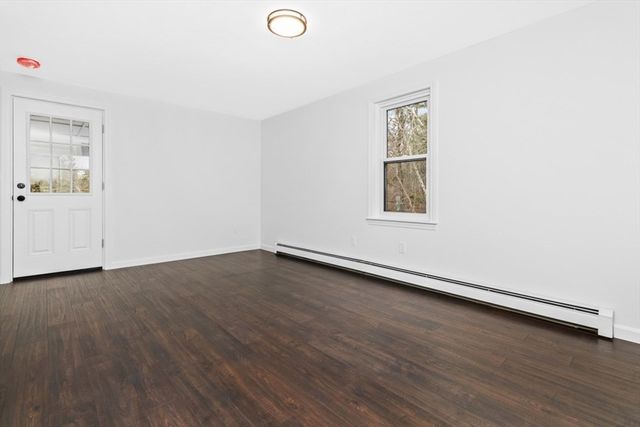 2 Daniel Cir, Plymouth, MA 02360