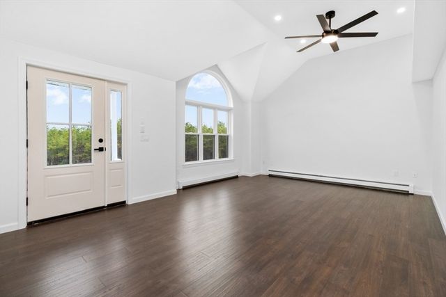 2 Daniel Cir, Plymouth, MA 02360