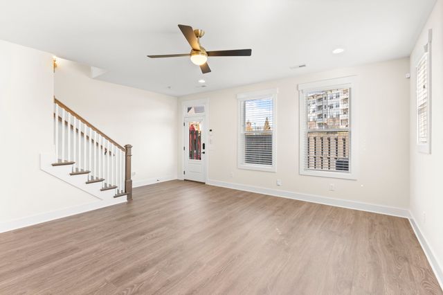 2045 Oakwood Ave, Nashville, TN 37207