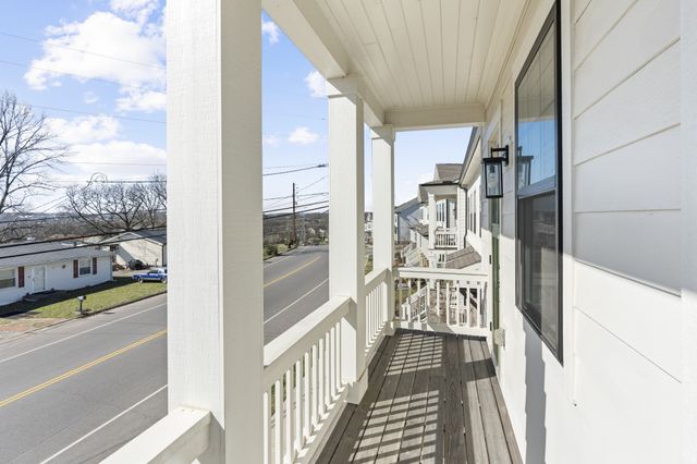 2045 Oakwood Ave, Nashville, TN 37207