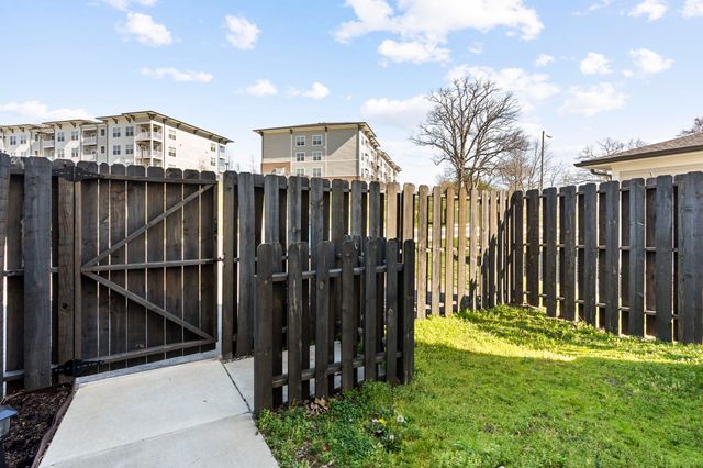 2045 Oakwood Ave, Nashville, TN 37207