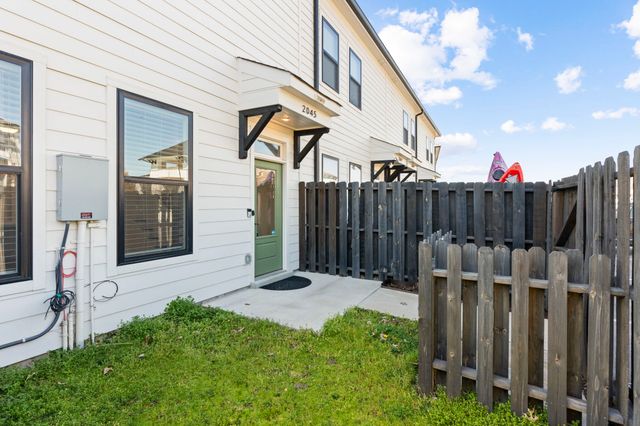 2045 Oakwood Ave, Nashville, TN 37207
