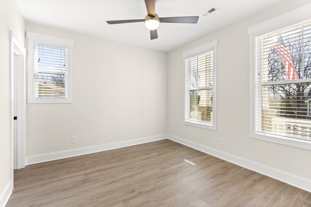 2045 Oakwood Ave, Nashville, TN 37207