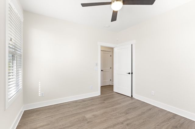 2045 Oakwood Ave, Nashville, TN 37207