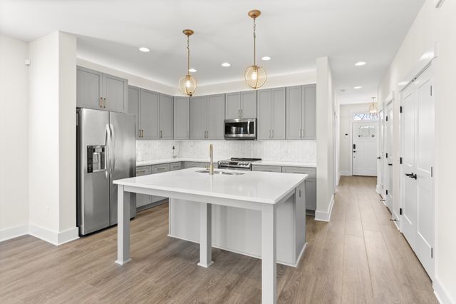 2045 Oakwood Ave, Nashville, TN 37207