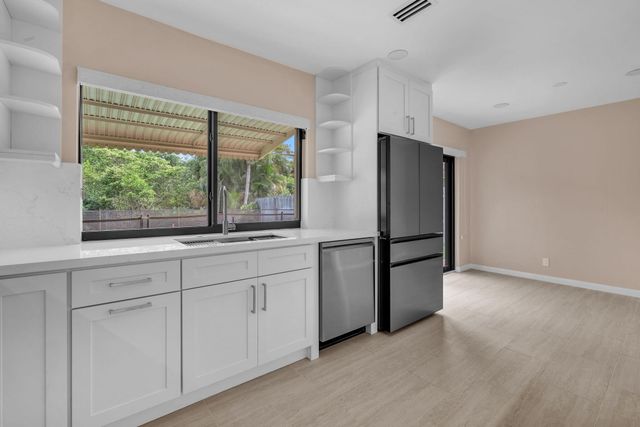 3020 N 34TH Street, Hollywood, FL 33021