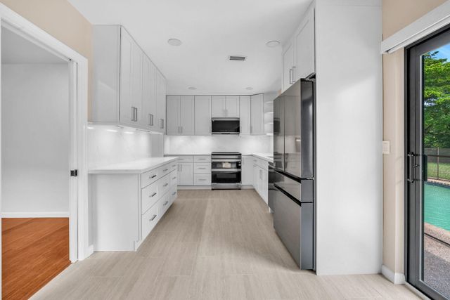 3020 N 34TH Street, Hollywood, FL 33021