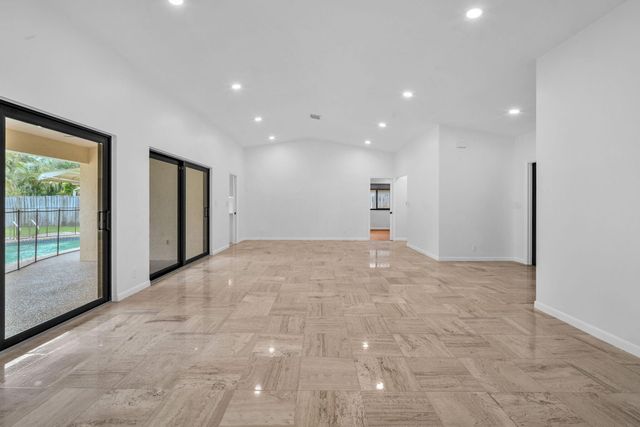 3020 N 34TH Street, Hollywood, FL 33021