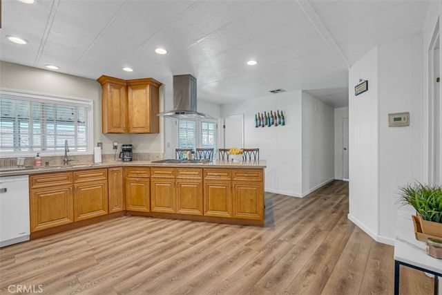 929 E Foothill 53, Upland, CA 91786