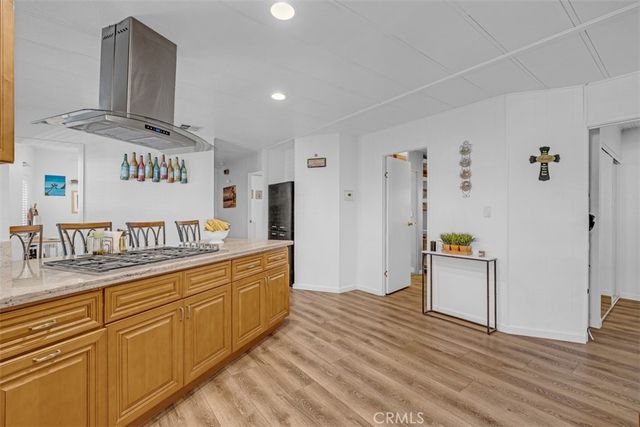 929 E Foothill 53, Upland, CA 91786