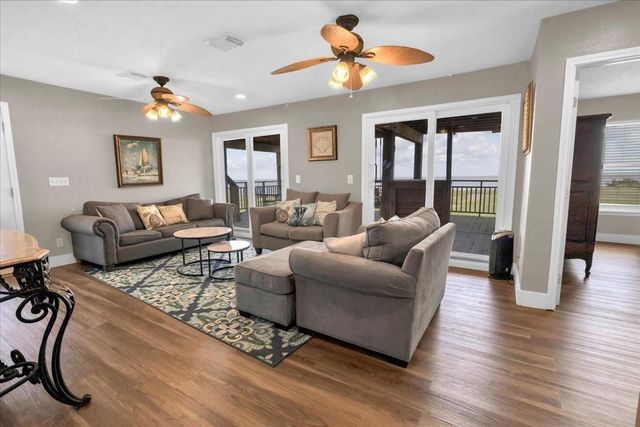 2238 & 2235 Hwy 87, Gilchrist, TX 77617