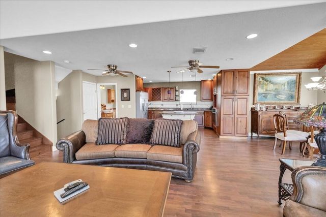 2238 & 2235 Hwy 87, Gilchrist, TX 77617