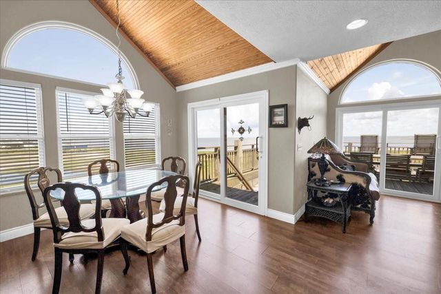 2238 & 2235 Hwy 87, Gilchrist, TX 77617