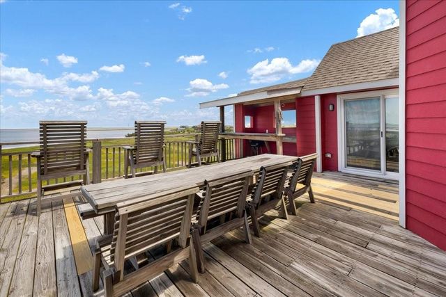 2238 & 2235 Hwy 87, Gilchrist, TX 77617