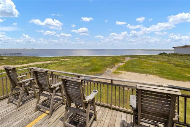 2238 & 2235 Hwy 87, Gilchrist, TX 77617