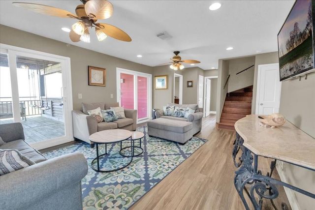 2238 & 2235 Hwy 87, Gilchrist, TX 77617