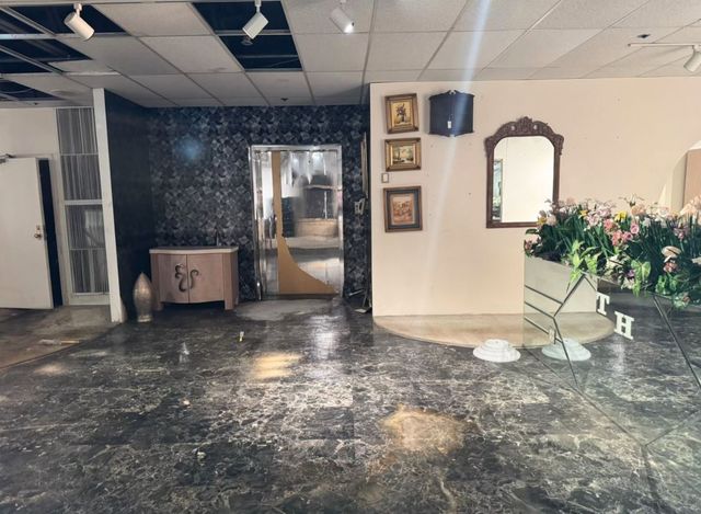 3451 W Peterson Avenue, Chicago, IL 60659