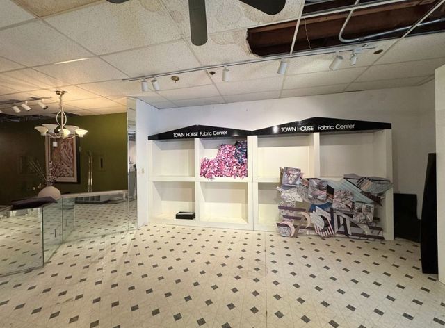 3451 W Peterson Avenue, Chicago, IL 60659