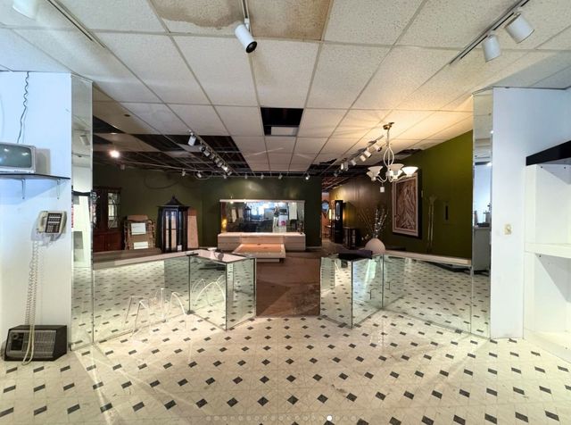 3451 W Peterson Avenue, Chicago, IL 60659