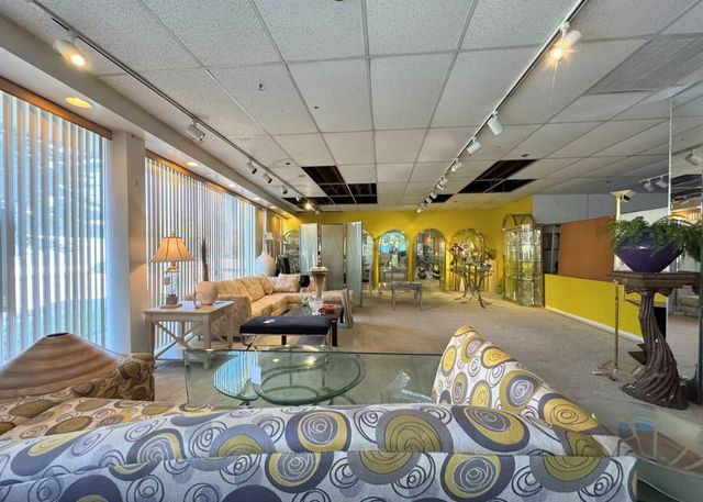 3451 W Peterson Avenue, Chicago, IL 60659