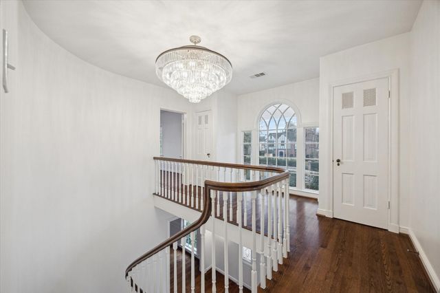 2440 Inwood Drive, Houston, TX 77019