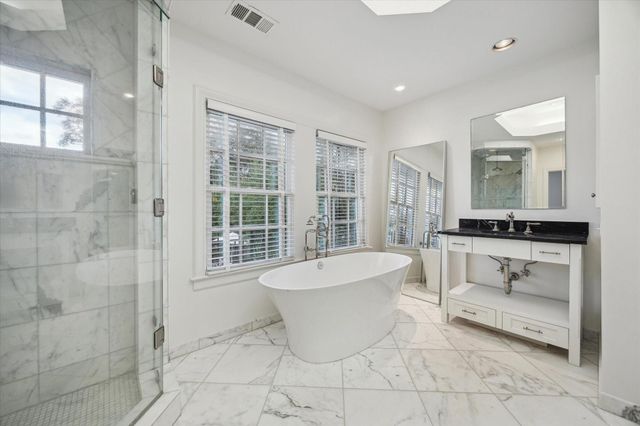 2440 Inwood Drive, Houston, TX 77019