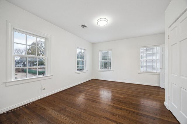 2440 Inwood Drive, Houston, TX 77019