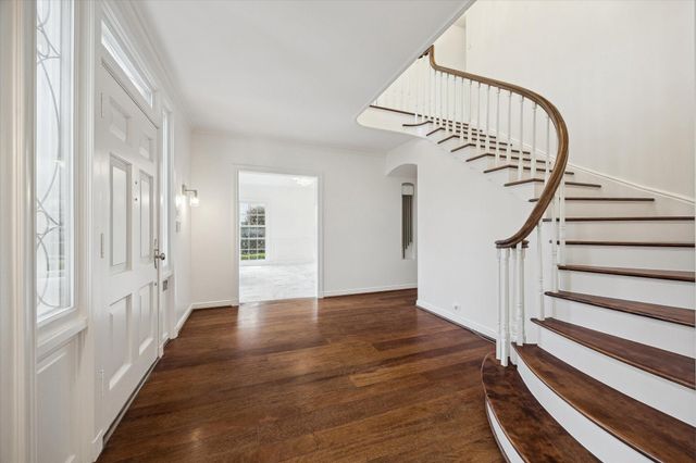 2440 Inwood Drive, Houston, TX 77019