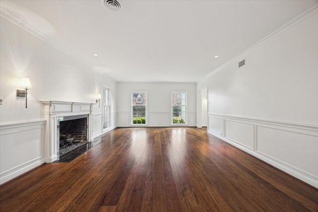 2440 Inwood Drive, Houston, TX 77019