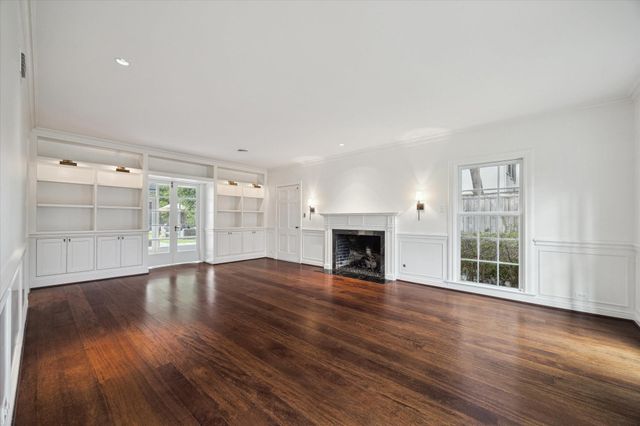 2440 Inwood Drive, Houston, TX 77019