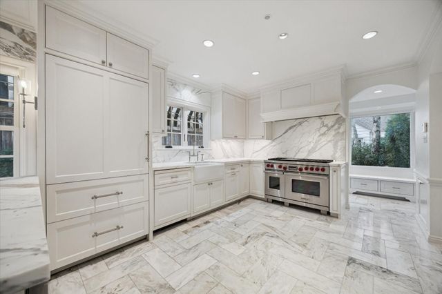 2440 Inwood Drive, Houston, TX 77019