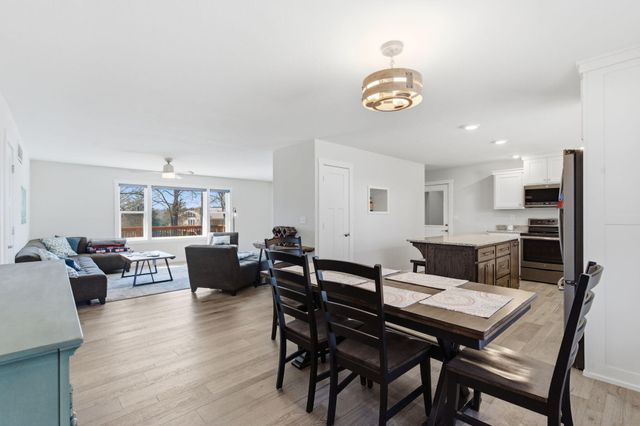 120 Oak Drive, Kimberling City, MO 65686