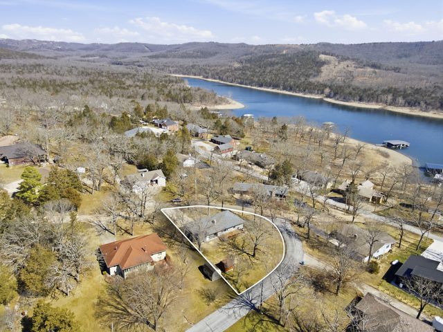 120 Oak Drive, Kimberling City, MO 65686