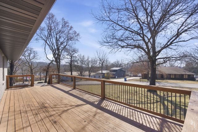 120 Oak Drive, Kimberling City, MO 65686