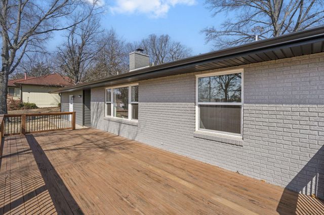 120 Oak Drive, Kimberling City, MO 65686