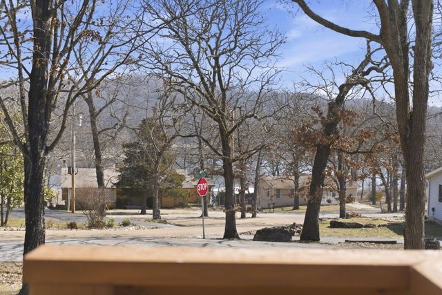 120 Oak Drive, Kimberling City, MO 65686