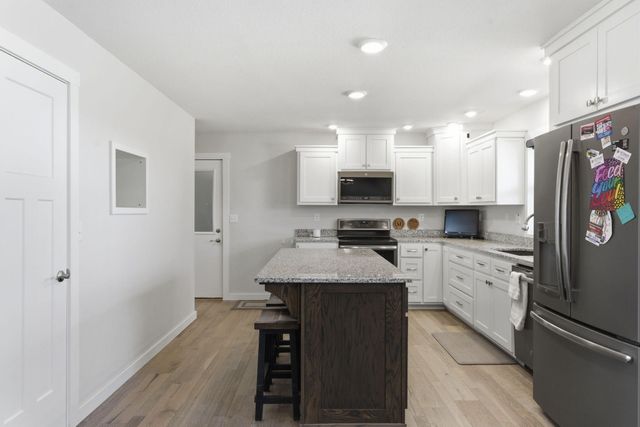 120 Oak Drive, Kimberling City, MO 65686