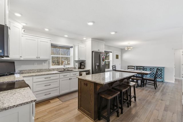 120 Oak Drive, Kimberling City, MO 65686