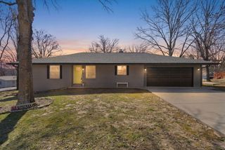 120 Oak Drive, Kimberling City, MO 65686