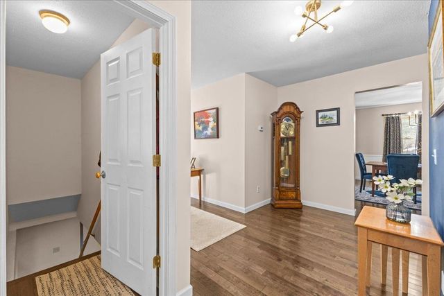 26 Cabot Drive, Essex, VT 05452