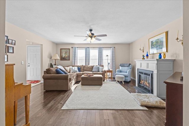 26 Cabot Drive, Essex, VT 05452