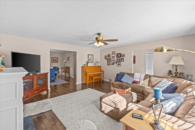 26 Cabot Drive, Essex, VT 05452