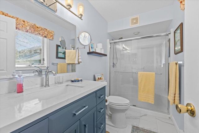 26 Cabot Drive, Essex, VT 05452