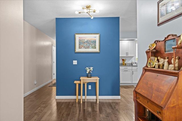 26 Cabot Drive, Essex, VT 05452