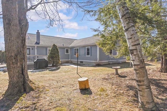 26 Cabot Drive, Essex, VT 05452