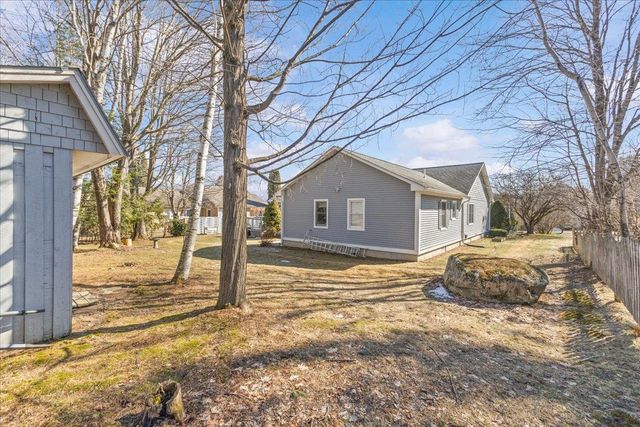 26 Cabot Drive, Essex, VT 05452