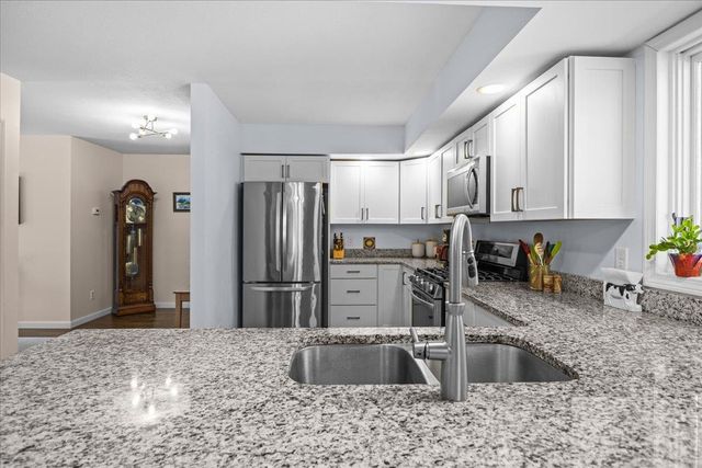 26 Cabot Drive, Essex, VT 05452